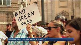 No green pass: tensione ma pochi in piazza thumbnail