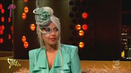 Moda caustica, Lady Gaga insuperabile thumbnail