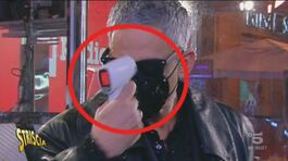 Sanremo, il termoscanner rosso di Fiorello thumbnail