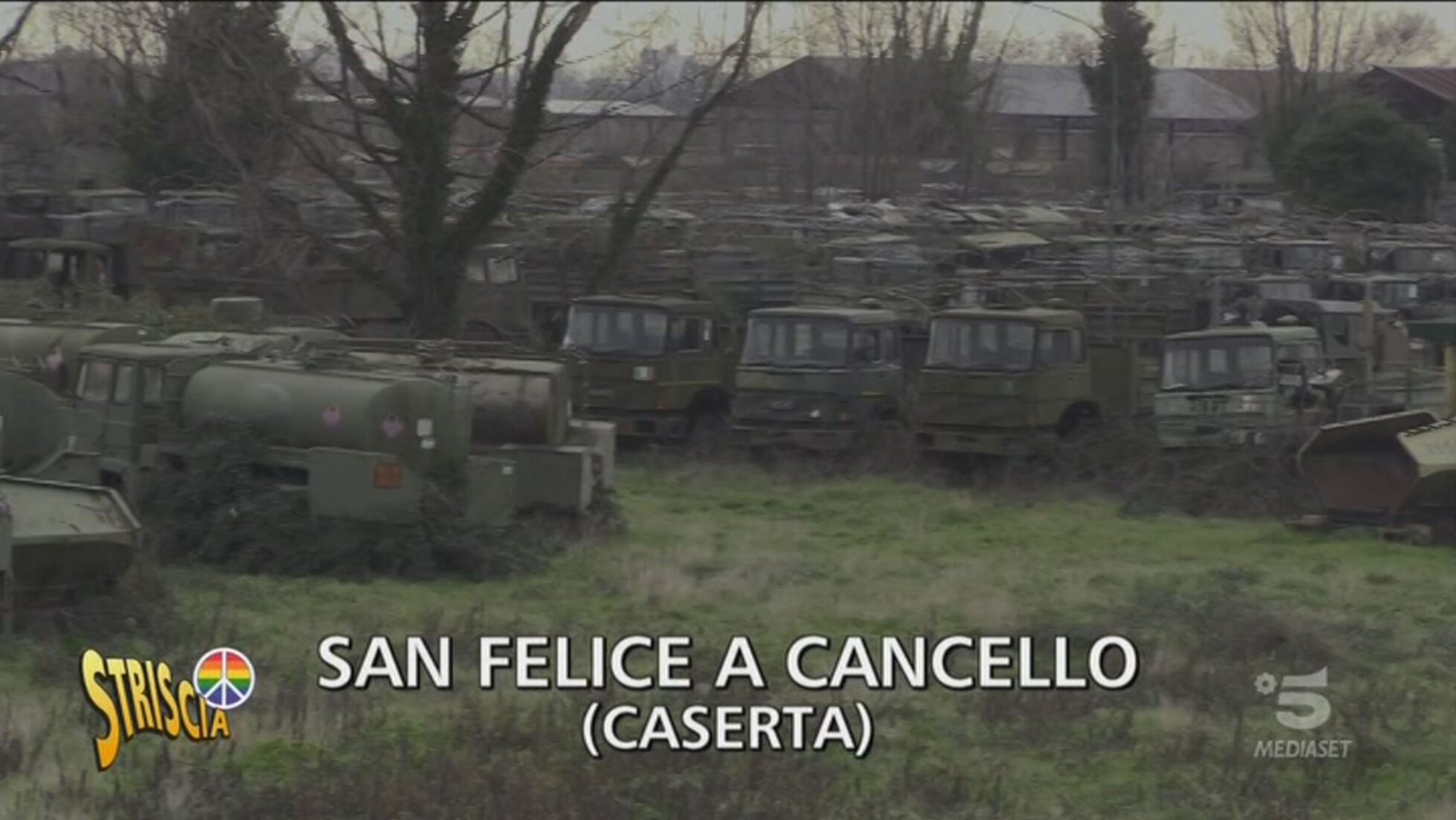 Striscia la notizia: Il cimitero di pullman e camion in provincia di  Caserta Video | Mediaset Infinity