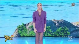 Moda caustica, Ilary Blasi sfida la scaramanzia thumbnail