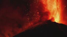 Lava e cenere, l'Etna si risveglia thumbnail