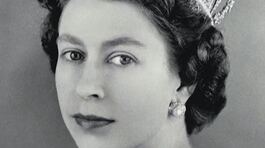 La Regina sulla copertina di Vogue thumbnail