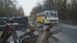 Duemila in fuga da Mariupol thumbnail