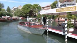 Lido di Venezia, è caccia alle star thumbnail