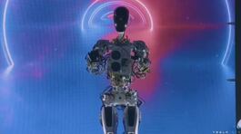 Ecco Optimus, il robot di Elon Musk thumbnail