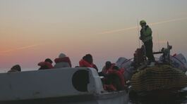 Migranti, scontro totale Parigi-Roma thumbnail