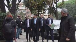 Abusi e condoni, Conte sotto attacco thumbnail