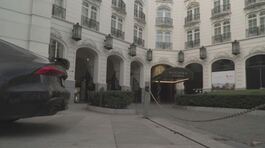 Mazzette in hotel con il passeggino thumbnail