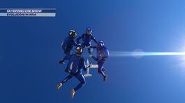 Skydiving che show thumbnail