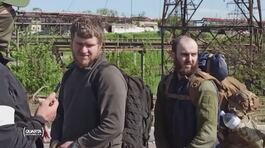 La sorte dei militari ucraini dell'Azovstal che si sono consegnati ai russi thumbnail