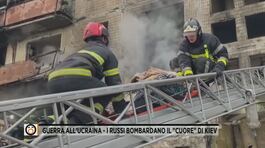 I russi bombardano il "cuore" di Kiev, le testimonianze dei civili thumbnail