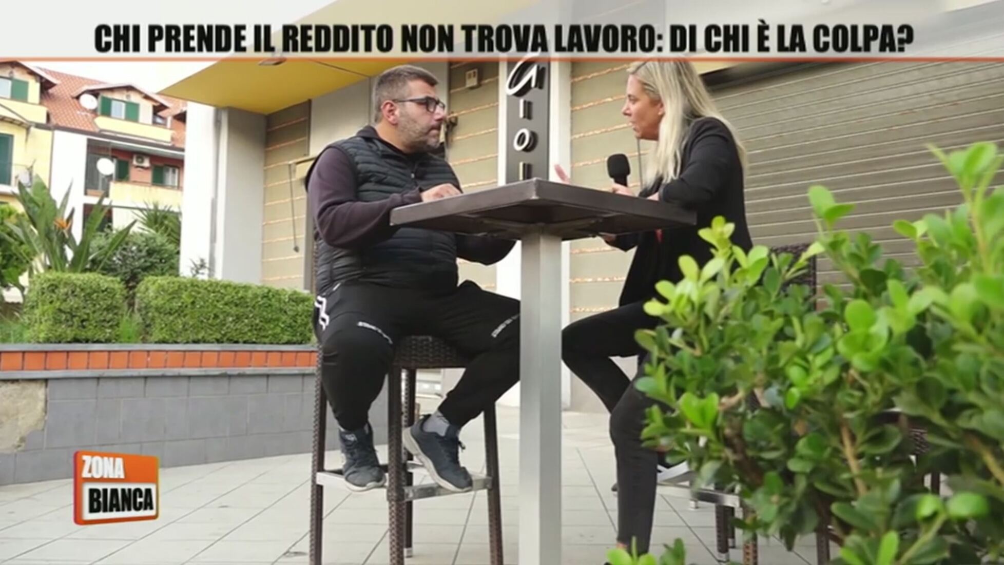 Zona bianca: In cerca di lavoro con un percettore di Reddito di  cittadinanza Video | Mediaset Infinity