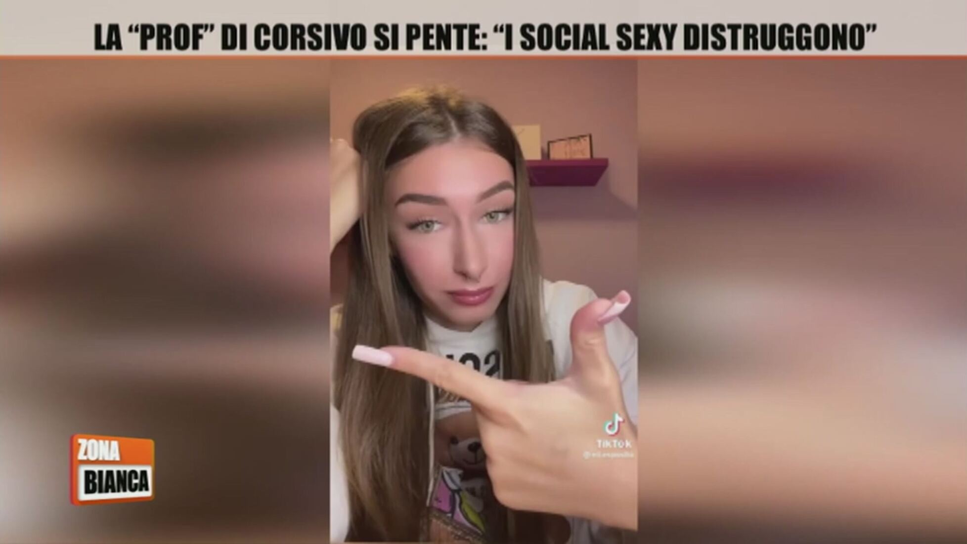 La prof di corsivo si pente: I social sexy distruggono - Zona bianca  Video | Mediaset Infinity