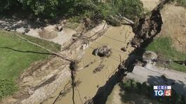 Marche: 11 i morti per l'alluvione thumbnail