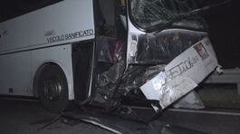 Auto contro un bus morti 5 giovanissimi thumbnail