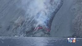 L'eruzione di Stromboli Preoccupazione in paese thumbnail