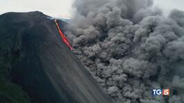 Stromboli in eruzione thumbnail