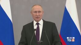 Putin apre al dialogo ma a Kiev è allerta thumbnail