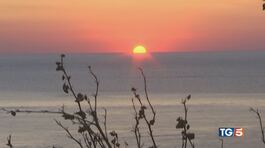 Al mare per il ponte. Torna l'ora solare thumbnail