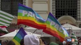 In migliaia in piazza contro la guerra thumbnail