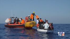 Sbarcano tutti. Ocean Viking in Francia thumbnail