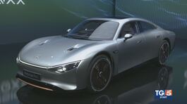 Mercedes-Benz lancia la Vision EQXX, auto elettrica con 1000 km di autonomia thumbnail