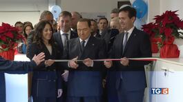 Berlusconi: "Meno burocrazia e assumere giovani" thumbnail