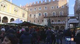 Tra doni e dolci è quasi Natale thumbnail