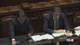 Maggioranza applaude l'opposizione attacca thumbnail
