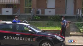 Bimbo giù dal balcone confessa la babysitter thumbnail