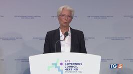 Bce accelera stretta la benzina alle stelle thumbnail