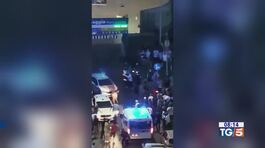 Napoli, vigili picchiati da venditori abusivi thumbnail