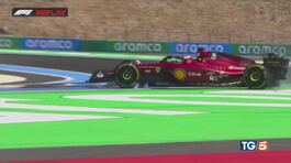 Leclerc va fuori Impresa di Sainz thumbnail
