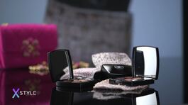 Chanel: nero assoluto e tweed per la nuova collezione thumbnail