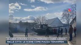 Guerra Ucraina, i civili fermano i carri armati thumbnail