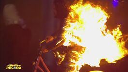 Burning Joe, la torcia umana in bicicletta thumbnail