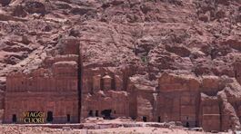 Viaggio attraverso i luoghi sacri della Giordania thumbnail