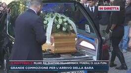 Milano, dal quartiere della Bovisaca, i funerali di Julia Ituma thumbnail