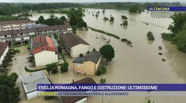 Emilia Romagna sepolta da acqua e fango: 15 morti thumbnail