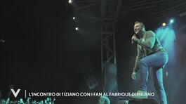L'incontro di Tiziano Ferro con i fan al Fabrique di Milano thumbnail