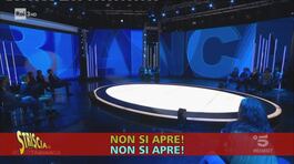 Porta difettosa a Cartabianca thumbnail