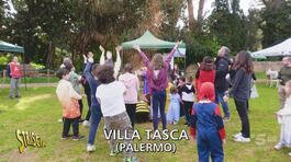 Il Carnevale dei supereroi che lanciano semi (e non coriandoli) thumbnail