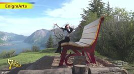 Chiara Squaglia e la panchina gigante sul Lago di Como thumbnail