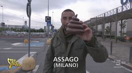 Assago: insulti e abbracci a Brumotti nel parcheggio disabili thumbnail
