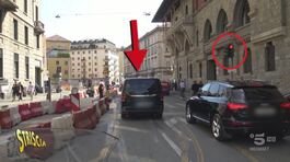 Milano, quando il semaforo rosso è un optional thumbnail