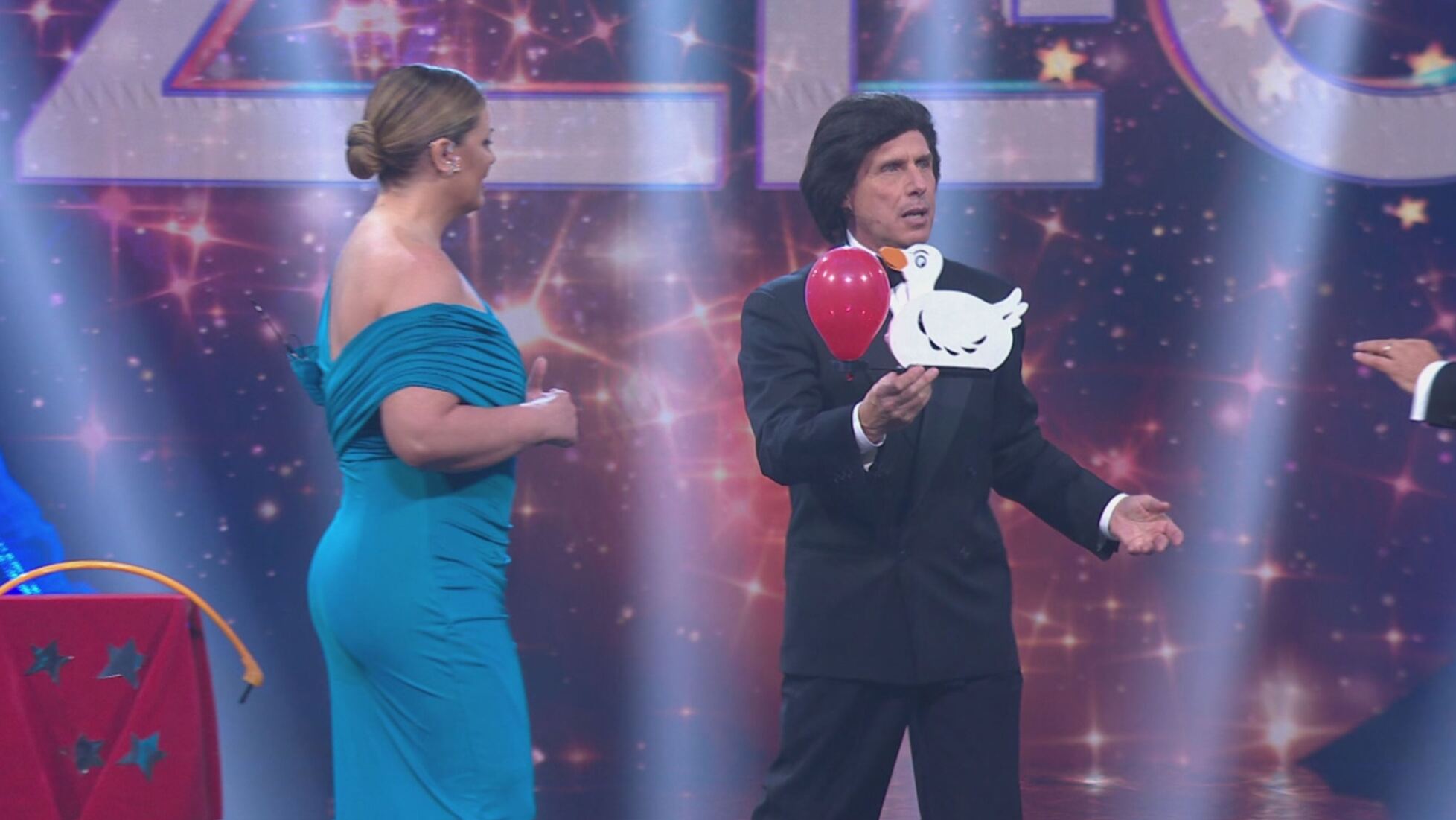 Zelig 2022: Raul Cremona e la papera intelligente Video | Mediaset Infinity