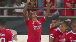 42' | Gol di David Neres (Benfica-Dinamo Kiev 3-0) thumbnail