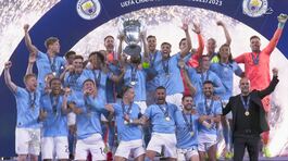 Il Manchester City vince la Champions League: la cerimonia della premiazione thumbnail