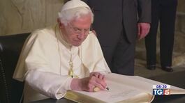 "Un dono per il mondo" Addio a Benedetto XVI thumbnail